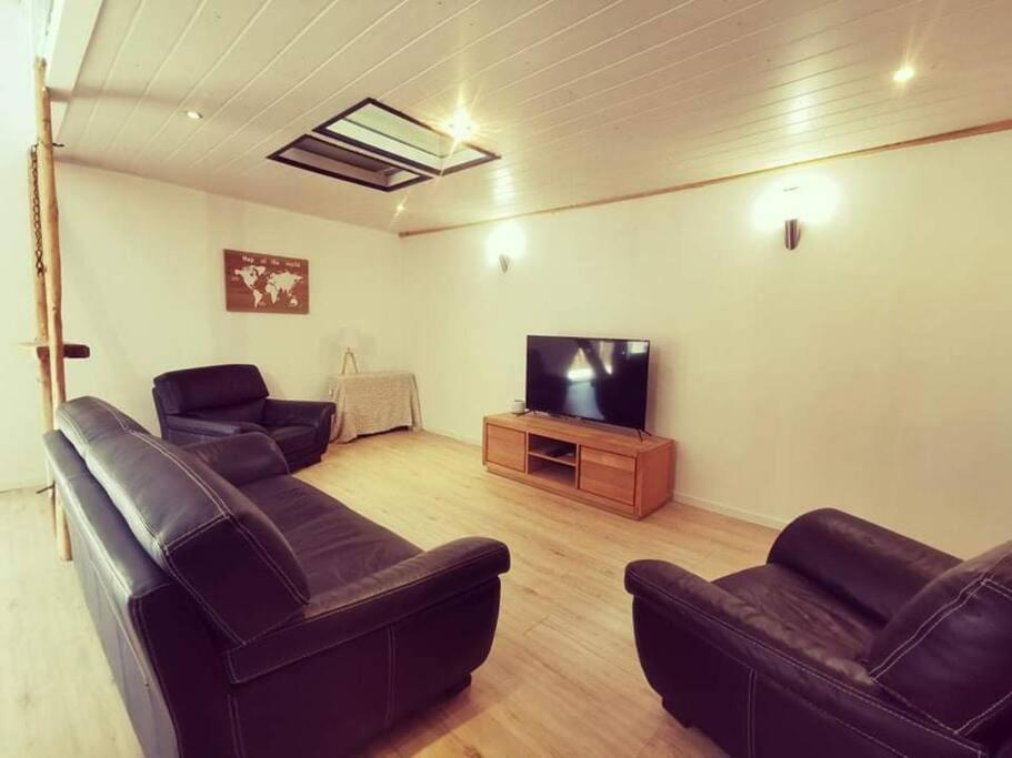 Maison De Village, Jacuzzi, Salle Cinema Valencin المظهر الخارجي الصورة