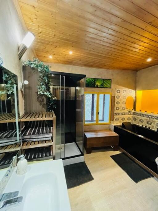 Maison De Village, Jacuzzi, Salle Cinema Valencin المظهر الخارجي الصورة